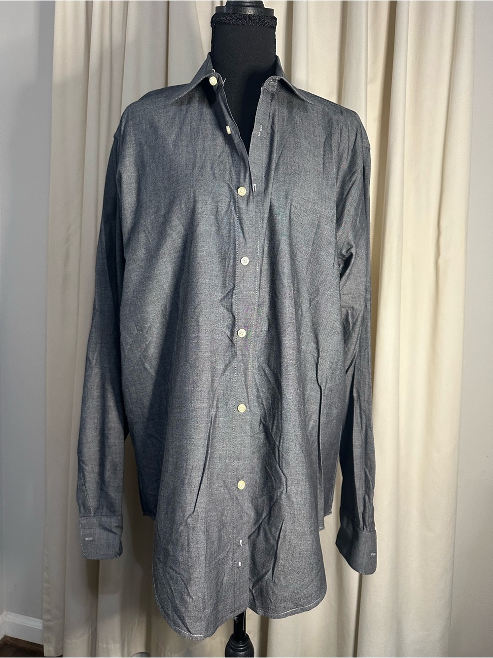 Men’s Long-Sleeve Dress Shirt in Charcoal Gray